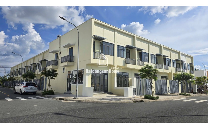 Nhà phố KCN Phước Đông, giá chỉ từ 1,8 tỷ