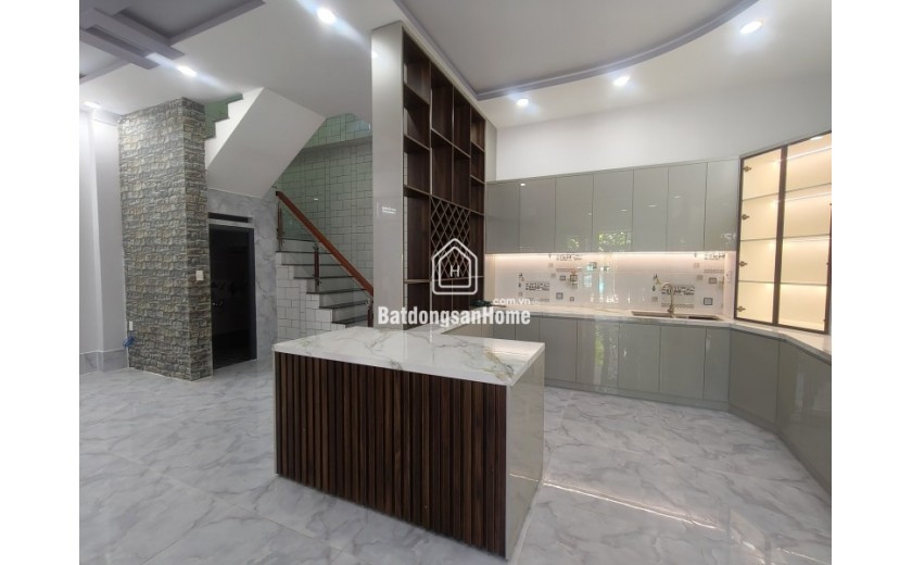 Bán nhà mặt tiền đường số 48, Hiệp Bình Chánh, Thủ Đức, TP HCM. DT 71m2,  4 tầng. giá - 8.85  tỷ (Sổ hồng)