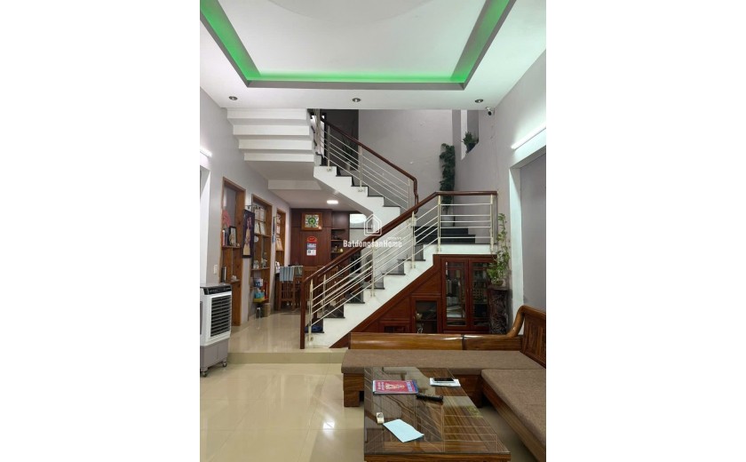 Bán nhà 2 tầng đường Lê Thiệt  Đà Nẵng, DT 72m2, đường 5.5m lề 3m, giá 6.25 tỷ