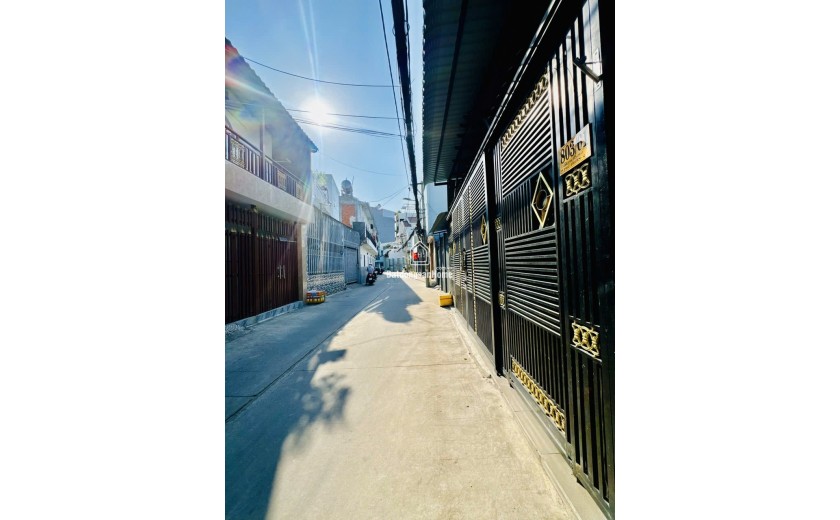 Quận 7 - Nhà đẹp - 74m2 - hẻm ô tô - Chính chủ 1 đời - 3 tầng - 9.8 Tỷ