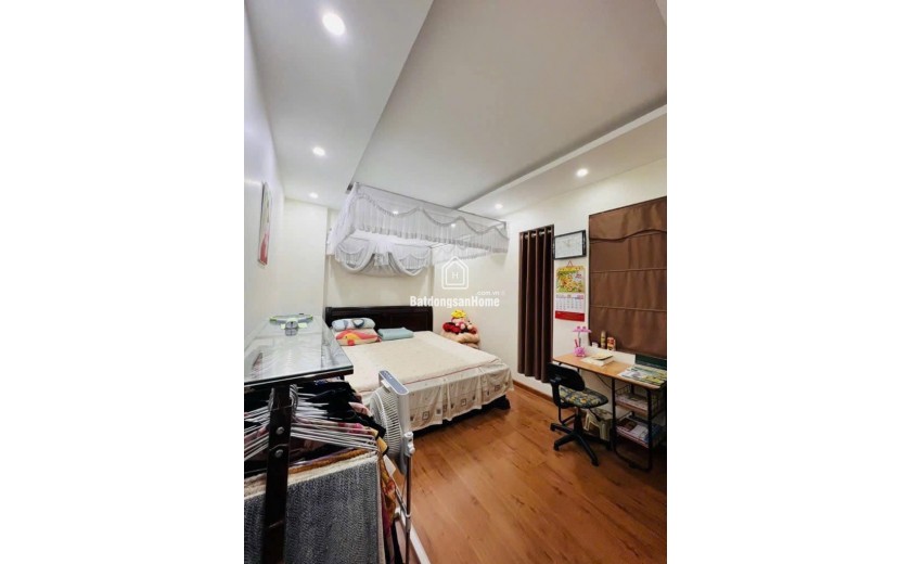 BÁN NHÀ HÀO NAM 36M 5 TẦNG MẶT TIỀN 4M 10.5 TỶ