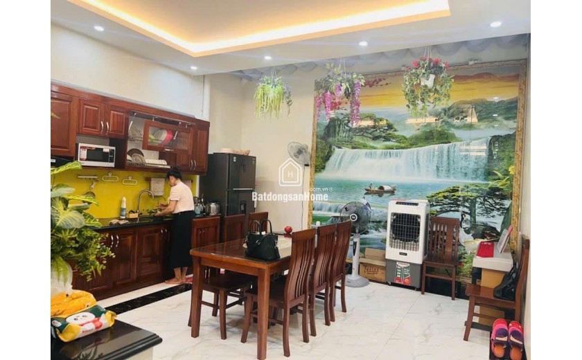 BÁN NHÀ HÀO NAM 36M 5 TẦNG MẶT TIỀN 4M 10.5 TỶ