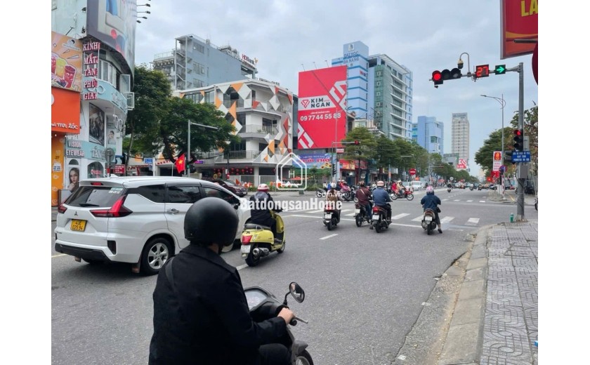 Bán nhà mặt tiền Lê Duẩn 68m2 gần Cầu Sông Hàn, vị trí kinh doanh đẹp, giá 22.5 tỷ