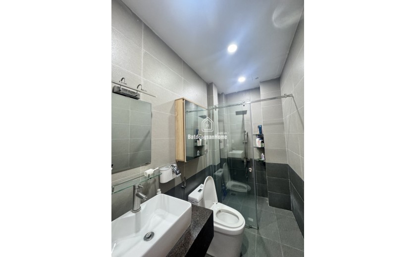 Bán nhà đường  Trương Văn Thành, Phường Hiệp Phú,  Q9, Thủ Đức, TP HCM. DT 80m2. Giá  6.85  tỷ.