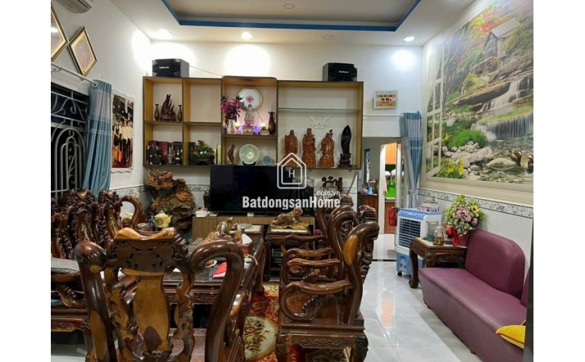 Bán nhà đường số 10, Tam Bình, Thủ Đức, TP HCM. DT 96m2, cấp 4, 3PN. Giá 4.85  tỷ, SHR - 0933125879.