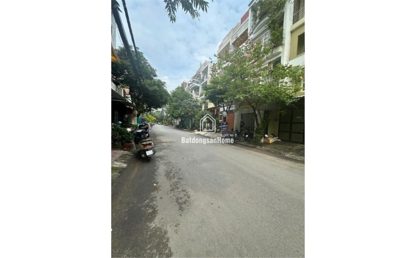 Bán mặt tiền đường HXT 10m 409/ Nguyễn Oanh P17 Gò Vấp. DT 4x17m (CN 65 m2) 1tr1L giá 9,1 tỷ