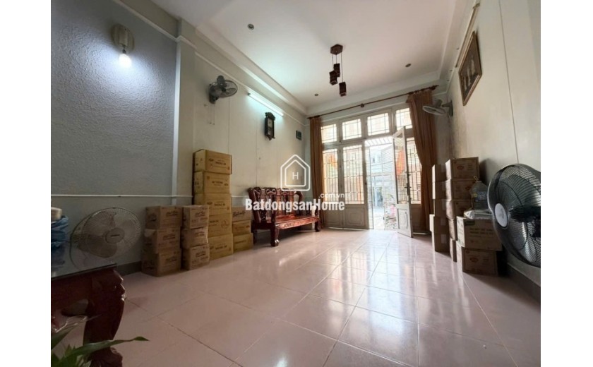 Bán nhà mặt tiền đường số 4,  Phước Bình, Q9, Thủ Đức, TP HCM. DT 98m2, 2 tầng. Giá 10.1 tỷ, SHR - 0933125879.