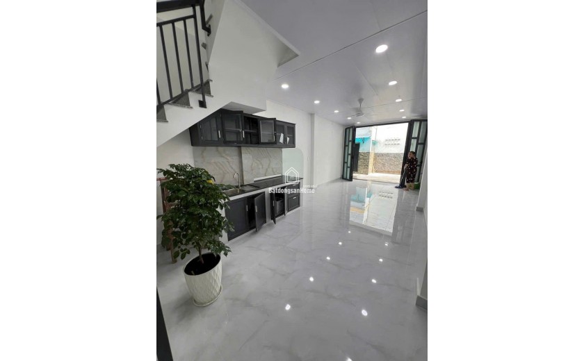 * HẺM 5M – Sát Hẻm Xe Tải – Vị Trí Đẹp Gần Chợ Lớn –Hồng Bàng Quận 6_ Nhỉnh 5 Tỷ