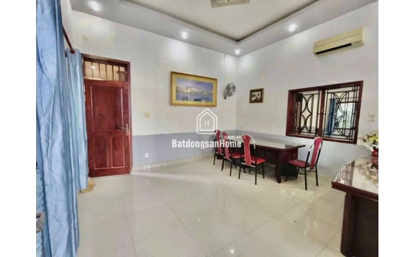 Bán nhà đường số 9, Phường Linh Trung, Thủ Đức, TP HCM. DT 105m2, 4 tầng, 8PN. Giá 9.5 tỷ, SHR