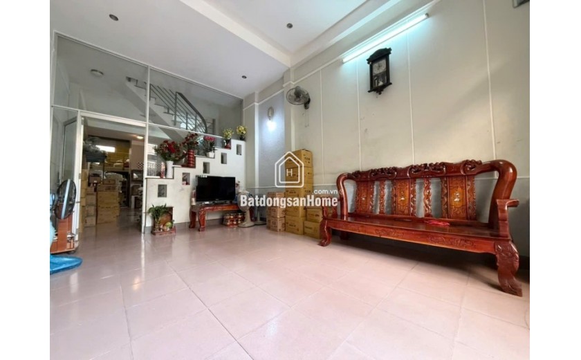 Bán nhà mặt tiền đường số 4,  Phước Bình, Q9, Thủ Đức, TP HCM. DT 98m2, 2 tầng. Giá 10.1 tỷ, SHR - 0933125879.