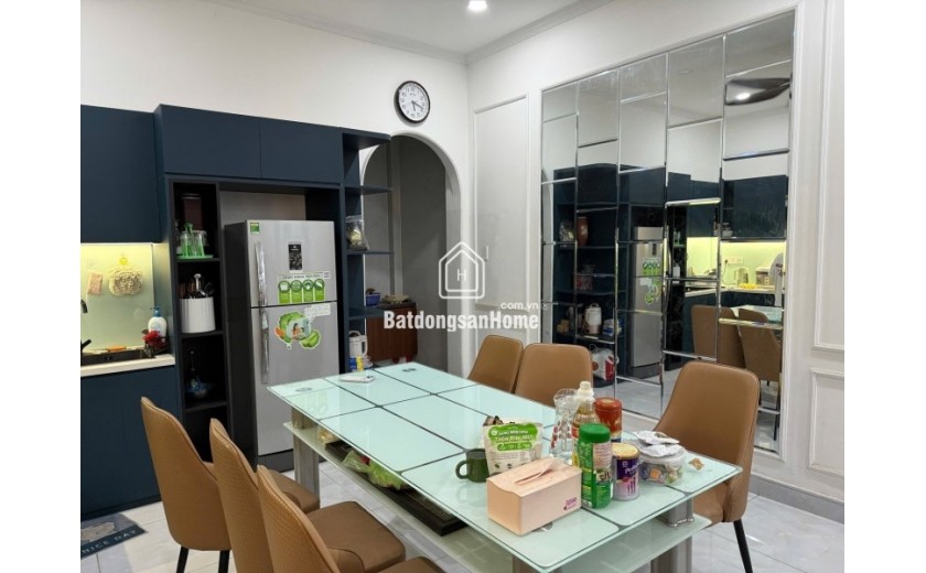 Bán nhà đường Đỗ Xuân Hợp, Phước Long B, Q9, Thủ Đức, TP HCM. DT  80m2, 4 tầng, sổ hồng. Giá 10.4 tỷ