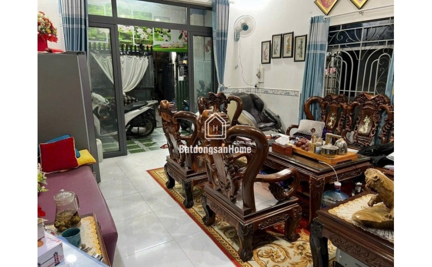 Bán nhà đường số 10, Tam Bình, Thủ Đức, TP HCM. DT 96m2, cấp 4, 3PN. Giá 4.85  tỷ, SHR - 0933125879.