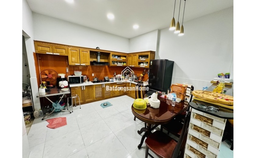 Bán nhà đường số 9, Hiệp Bình Chánh, Thủ Đức, TP HCM. DT 90m2, 3 tầng. Giá 9.25 tỷ.