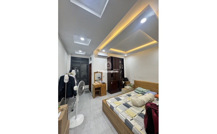 Bán nhà đường  Bưng Ông Thoàn, Phú Hữu, Q9, TP HCM. DT 81m2, 4 tầng. Giá  8.9 tỷ, SH - 0933125879