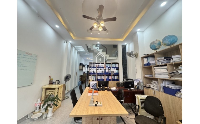 Bán nhà đường  Bưng Ông Thoàn, Phú Hữu, Q9, TP HCM. DT 81m2, 4 tầng. Giá  8.9 tỷ, SH - 0933125879