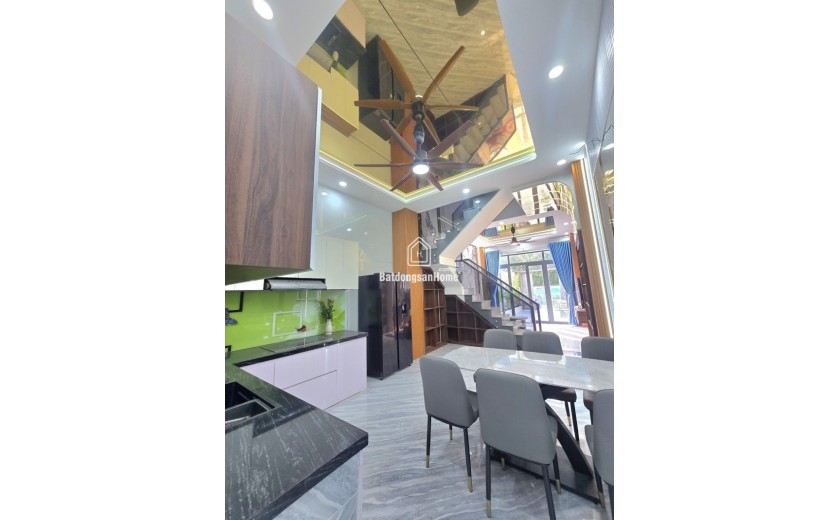 Bán nhà  Tỉnh lộ 43, Tam Bình, Thủ Đức, TP HCM. DT 70m2, 4PN, SH, 6.1 tỷ - 0933125879