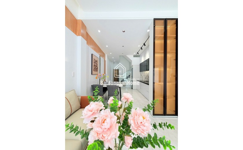 Nhà 3 tầng Nguyễn Đình Tựu, 70m2, kiệt ô tô, full nội thất, giá 5.5 tỷ