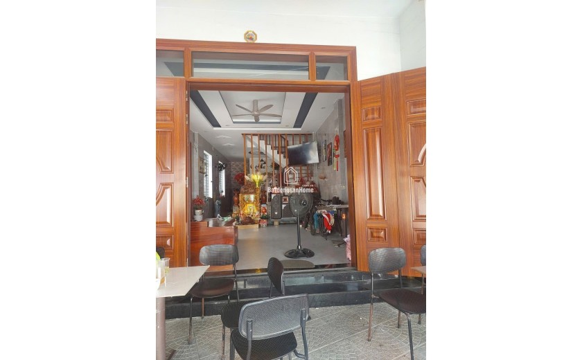 Nhà 3 tầng MT Nguyễn Công Hoan 60m2 giá 6.3 tỷ, mới đẹp ở ngay kinh doanh tốt