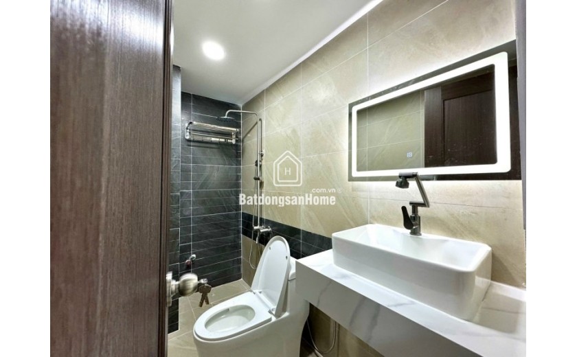 Bán nhà hẻm Phạm Văn Đồng, Thủ Đức, TP HCM. DT 74m2, 4 tầng, 4PN. Giá  8.8 tỷ, SHR. 0933125879