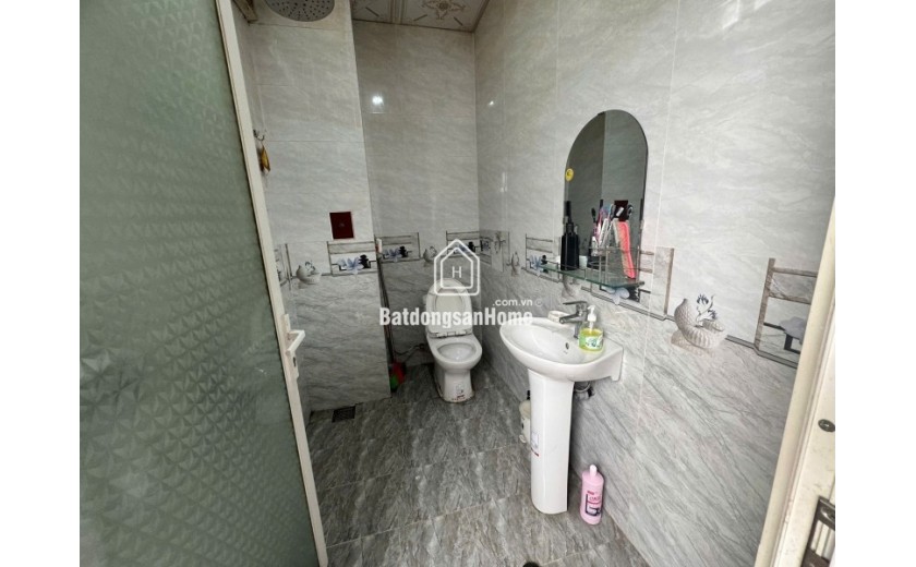 Bán nhà đường số 6, Linh Xuân, Thủ Đức, TP HCM. DT 104m2 , 4 tầng. Giá  - 6.95 tỷ.