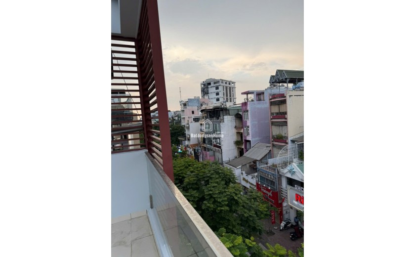 Bán nhà MT Lê Văn Sỹ Phú Nhuận  4lầu TN~45tr chỉ 20tỷ TL