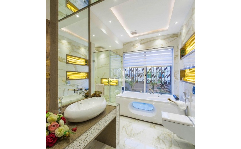 Hàng hiếm trong KV Nguyễn Văn Cừ 95m,7 tầng thang máy, gara ô tô,KD,ngõ thông.Nhỉnh 30 tỷ