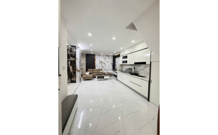 Nhà đẹp 6.X  tỷ Trần Khát Trân Hai Bà Trưng 42m nhà 5 tầng 3 ngủ (Pháp lý chuẩn)