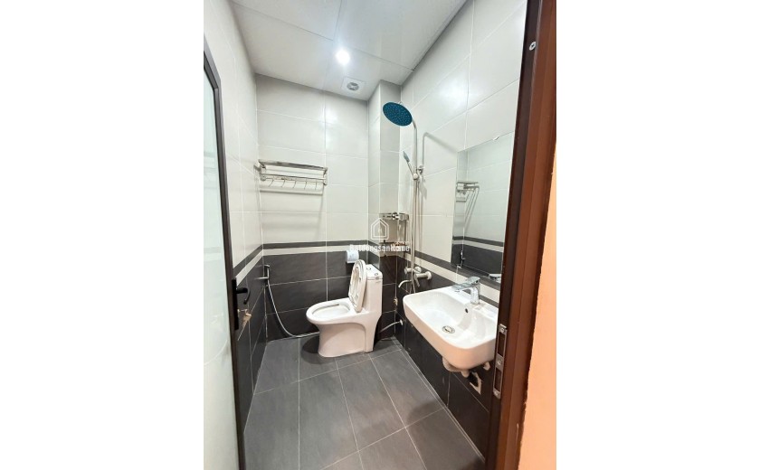 Nhà đẹp 6.X  tỷ Trần Khát Trân Hai Bà Trưng 42m nhà 5 tầng 3 ngủ (Pháp lý chuẩn)