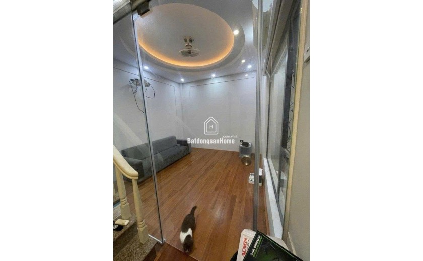 CĂN HỘ TOẠ LẠC TẠI MẶT PHỐ PHẠM NGỌC THẠCH - BUÔN BÁN KINH DOANH SẦM UẤT
HIỆN CẠNH NHÀ CHO THUÊ MỞ HÀNG ĂN VÀ VĂN PHÒNG
NHÀ DÂN TỰ SỬA- NỘI THẤT XỊN