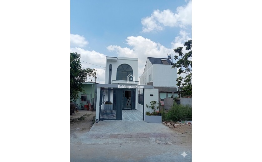 Bán nhà mặt phố Đường Thanh Niên, Kế Công Viên Sa Đéc, Đồng Tháp 99m2, 3PN,