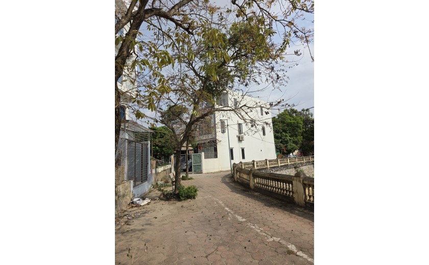 Bán Nhà view Hồ 43m, xây mới 5 tầng, đủ nội thất , Giá 7.8 tỷ