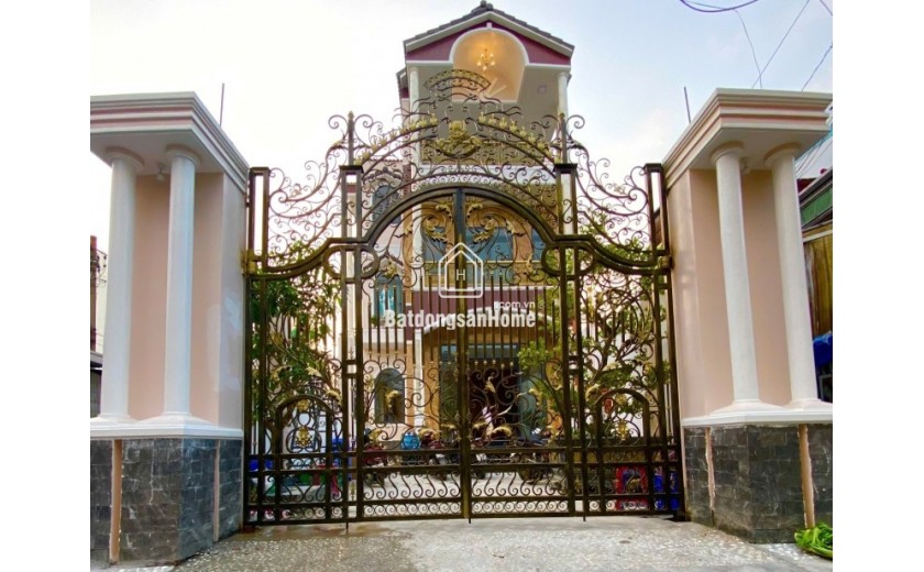 Bán Biệt Thự sân vườn, Tam Phú, Thủ Đức, TP HCM. DT  293m2, 3 tầng. Giá 11.9 Tỷ, Sổ Hồng, LH: 0933125879