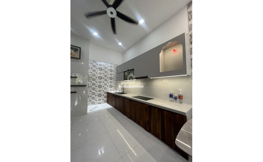 Bán nhà đường số 9 Trường Thọ, Thủ Đức, TP HCM. DT 52m2, 3 tầng, 3PN, Giá 7.7 tỷ, SHR - 0933125879