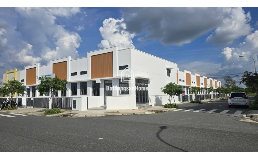 Bán nhà ngay KCN Phước Đông - Tây Ninh giá chỉ 2,1 tỷ/căn