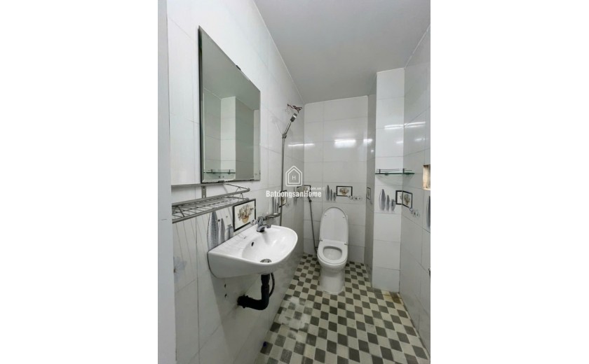 Bán nhà, đường số 4, Phường Linh Xuân, Thủ Đức, TP HCM. DT 155m2, 6PN. Giá 6,4 tỷ.