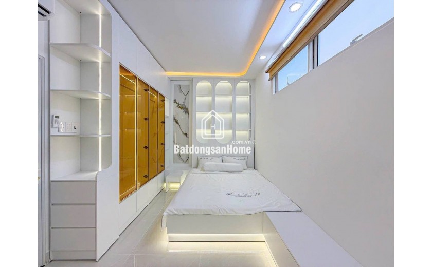 Bán nhà 3 tầng 5x12 gần Phú Mỹ Hưng, full nội thất 10 tỷ 6