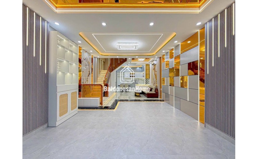 Bán nhà 3 tầng 5x12 gần Phú Mỹ Hưng, full nội thất 10 tỷ 6