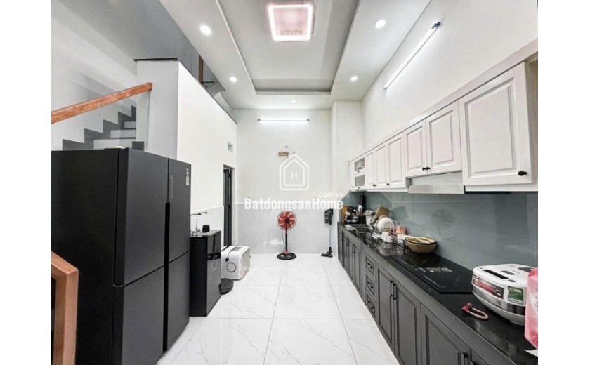 Bán nhà đường Lã  Xuân Oai, Q9, Thủ Đức, TP HCM. DT  50m2, 4 tầng, sổ hồng. Giá  6.55 tỷ - 0933125879