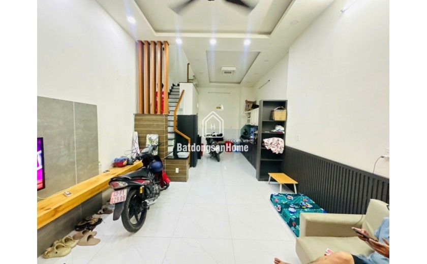 Bán nhà đường Lã  Xuân Oai, Q9, Thủ Đức, TP HCM. DT  50m2, 4 tầng, sổ hồng. Giá  6.55 tỷ - 0933125879