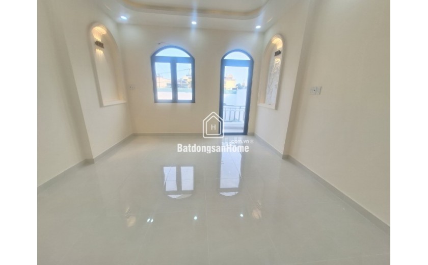 Bán nhà mặt phố Kha Vạn Cân, Linh Trung, Thủ Đức, TP HCM. DT 120m2, 2 tầng. Giá 10.1 tỷ, SHR. 0933125879