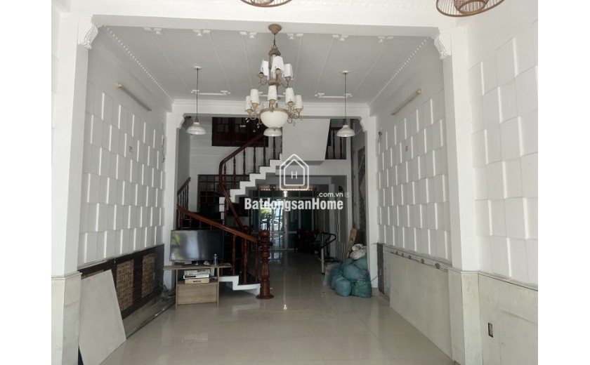 Mặt tiền Đặng Tất 81m2 3PN kinh doanh tốt giá 7,5 tỷ