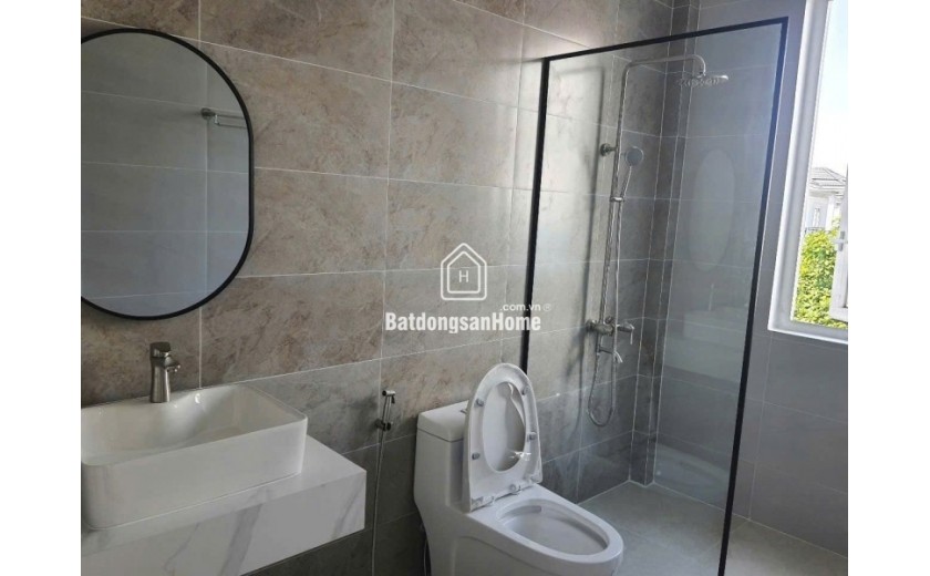 Bán biệt thự liền kề Q2, Phường Cát Lái, TP HCM. DT 120m2, 3 tầng. Giá 16.9 tỷ, SH, N2