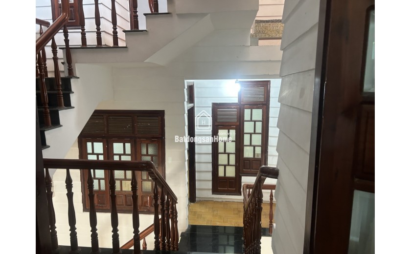 Mặt tiền Đặng Tất 81m2 3PN kinh doanh tốt giá 7,5 tỷ