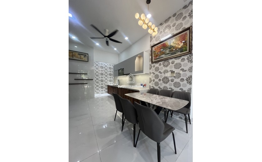 Bán nhà đường số 9 Trường Thọ, Thủ Đức, TP HCM. DT 52m2, 3 tầng, 3PN, Giá 7.7 tỷ, SHR - 0933125879