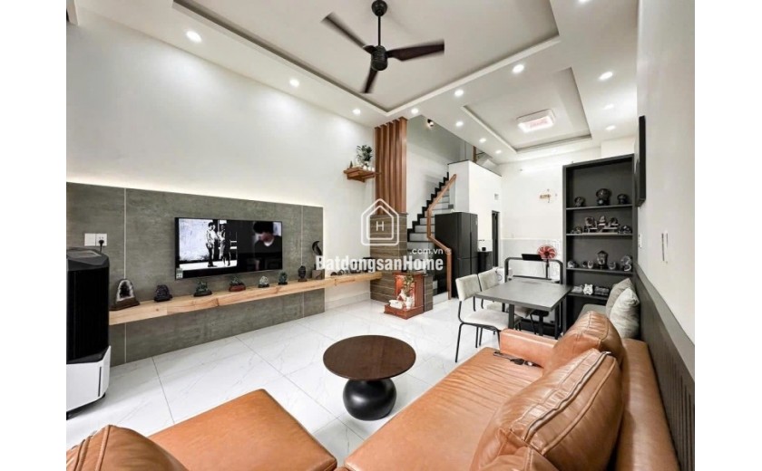 Bán nhà đường Lã  Xuân Oai, Q9, Thủ Đức, TP HCM. DT  50m2, 4 tầng, sổ hồng. Giá  6.55 tỷ - 0933125879