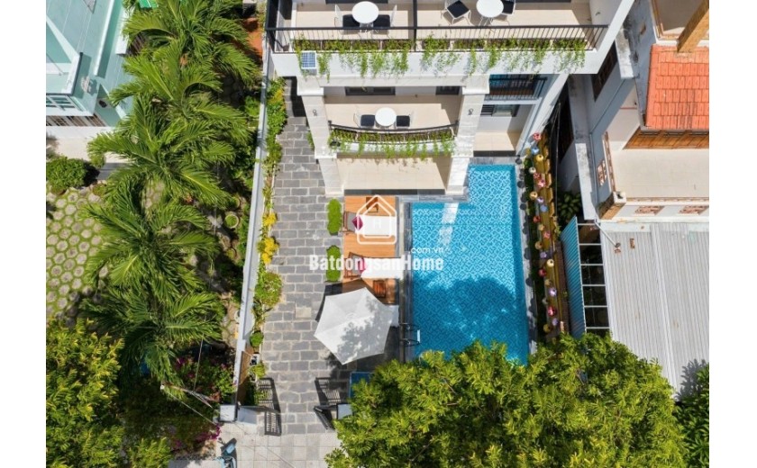 Villa 3 tầng Nguyễn Tuân, 271m2, giá 18,8 tỷ, 10 phòng ngủ, có hồ bơi