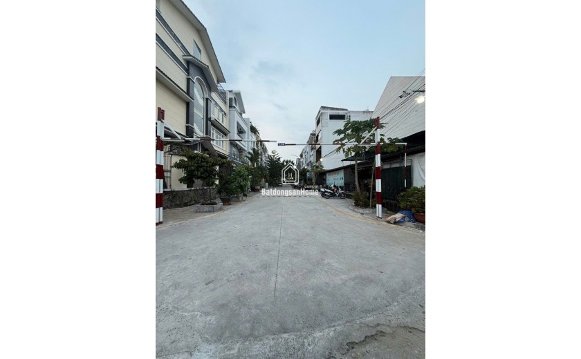 Quận 7, Hiếm, Căn Góc 10 x21m, Chỉ 29 Tỷ, Đường Lê Văn Lương, P Tân Hưng, Bán Gấp