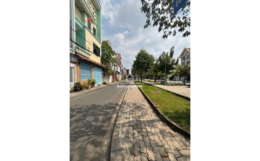 Quận 7, Căn Hộ Dịch Vụ 6 Tầng, 20 Phòng, 6x18m, 27 Tỷ, Tại KDC Tân Quy Đông, Bán