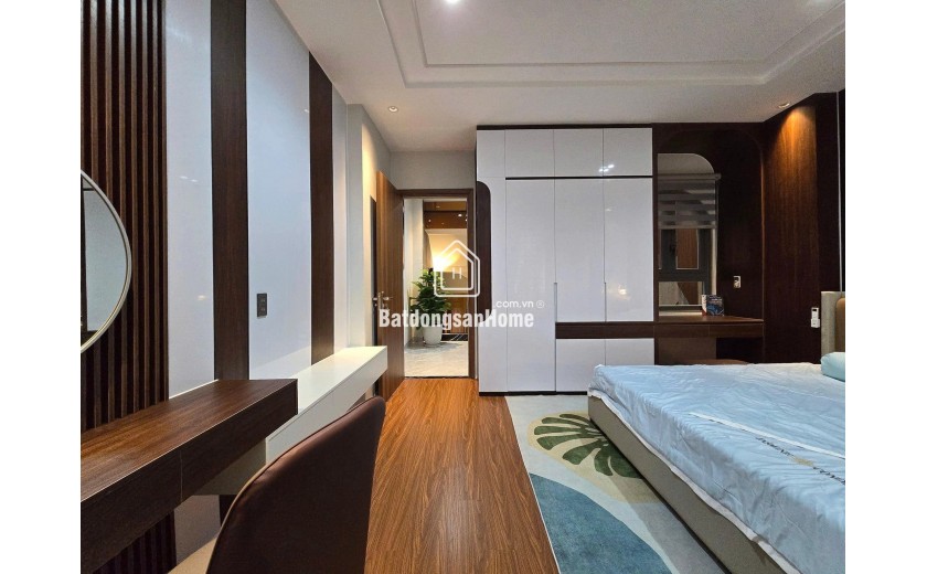 Hiếm nhà đẹp Ngọc Thuỵ,70M, MT 5M,6 tầng thang máy,ngõ nông,full NT.Hơn 12 tỷ