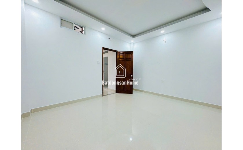 Siêu phẩm 4 tầng Q7 sát Phú Mỹ Hưng, SHR hoàn công đủ, giá 5.99 tỷ